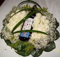 send white roses and wine to turkey